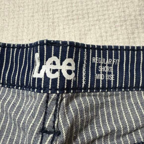 Lee Regular Fit MidRise Navy Blue & White Striped Shorts - Picture 3 of 6